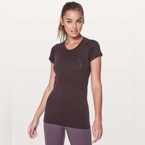 lululemon swiftly tech short sleeve crew in black cherry / black size 4